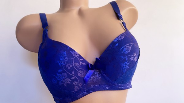 PLUS MOLDED CUP BRA