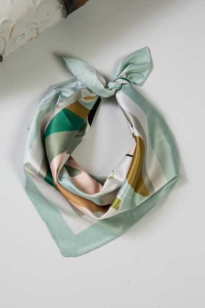 PRETTY SILK SCARF