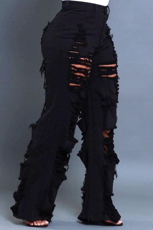 DISTRESSED FLARE JEANS